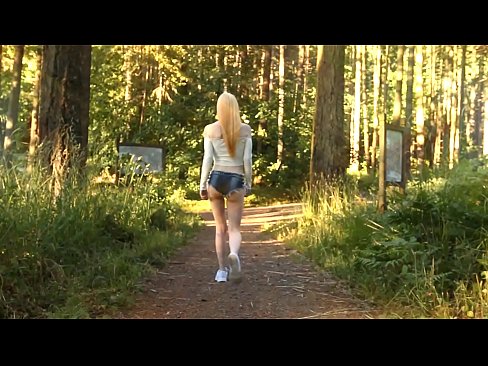 ❤️ Vakker kvinne beveger seg sakte, ikke nakenvideo ❤️ Supersex ved no.sexera.ru ️❤